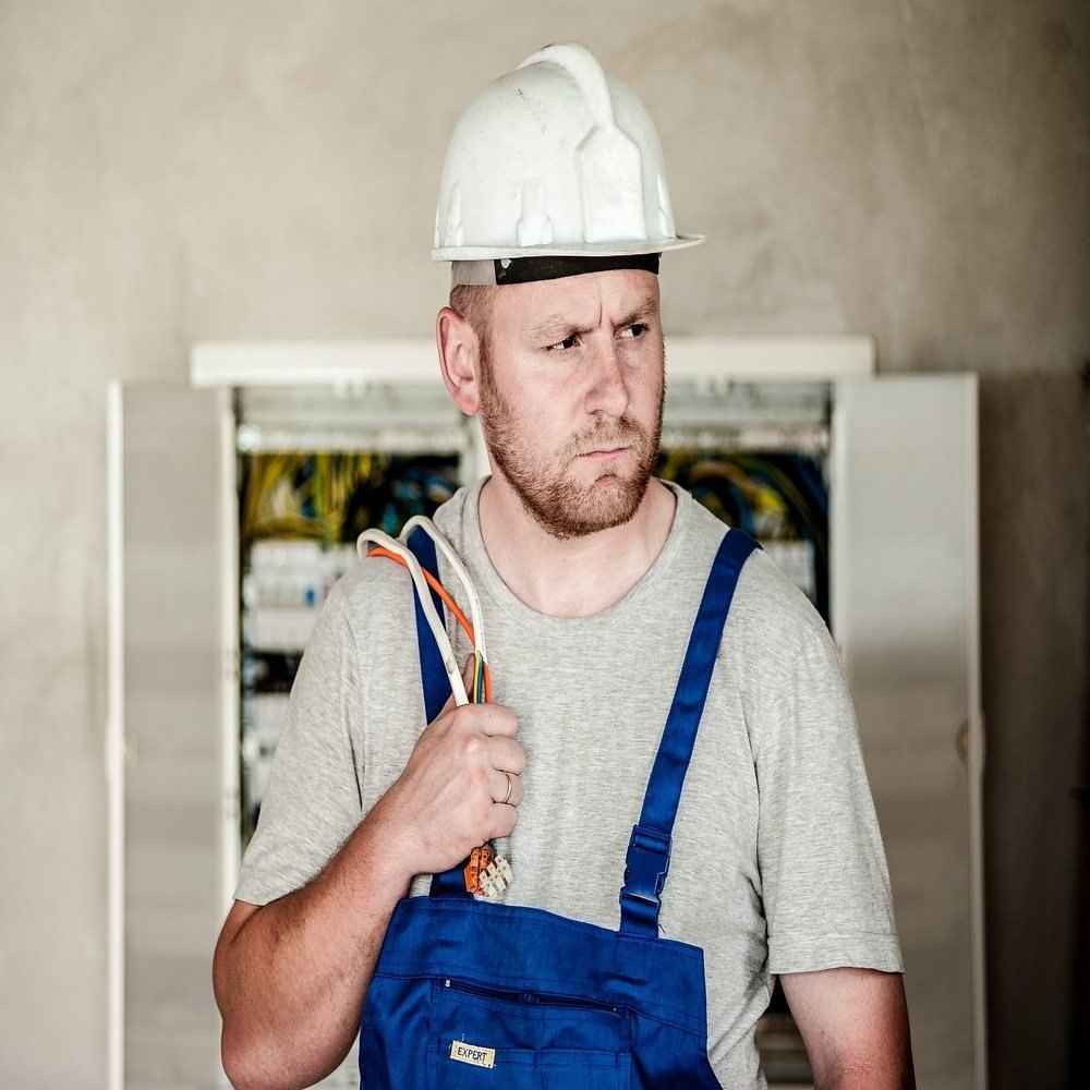 Electrician in Itasca